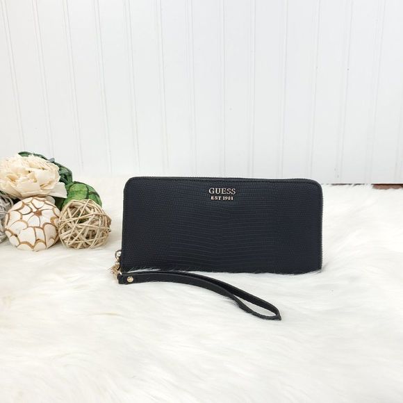 Guess Bags Guesswomens Wallet Lyndi Large Wristlet Zip Around